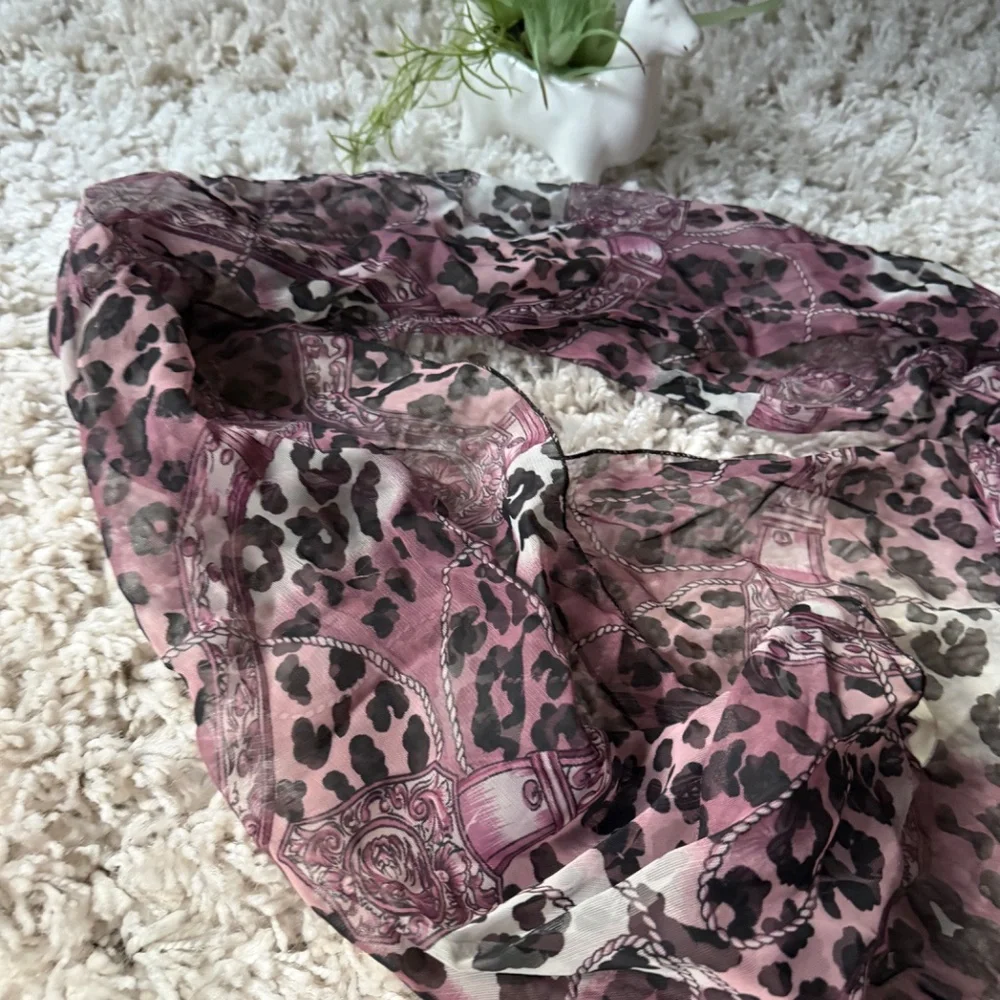 Lightweight Sheer vintage Slavic, European Pink Leopard-Print Fashion Scarf scar - Picture 2 of 3